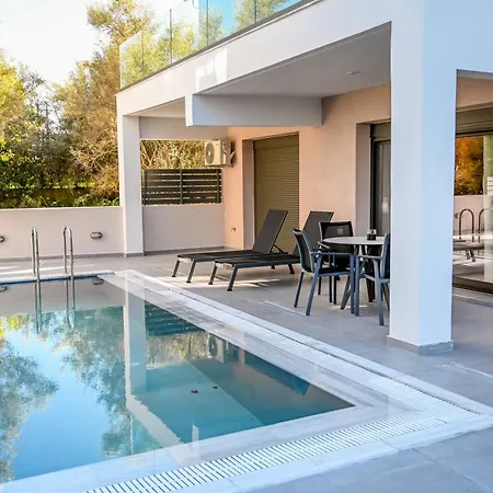 Apartamento Aqua Lora Nikiana