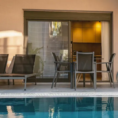 Aqua Lora 尼基亚娜